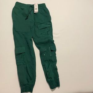 IVY PARK CARGO SWEAT PANTS